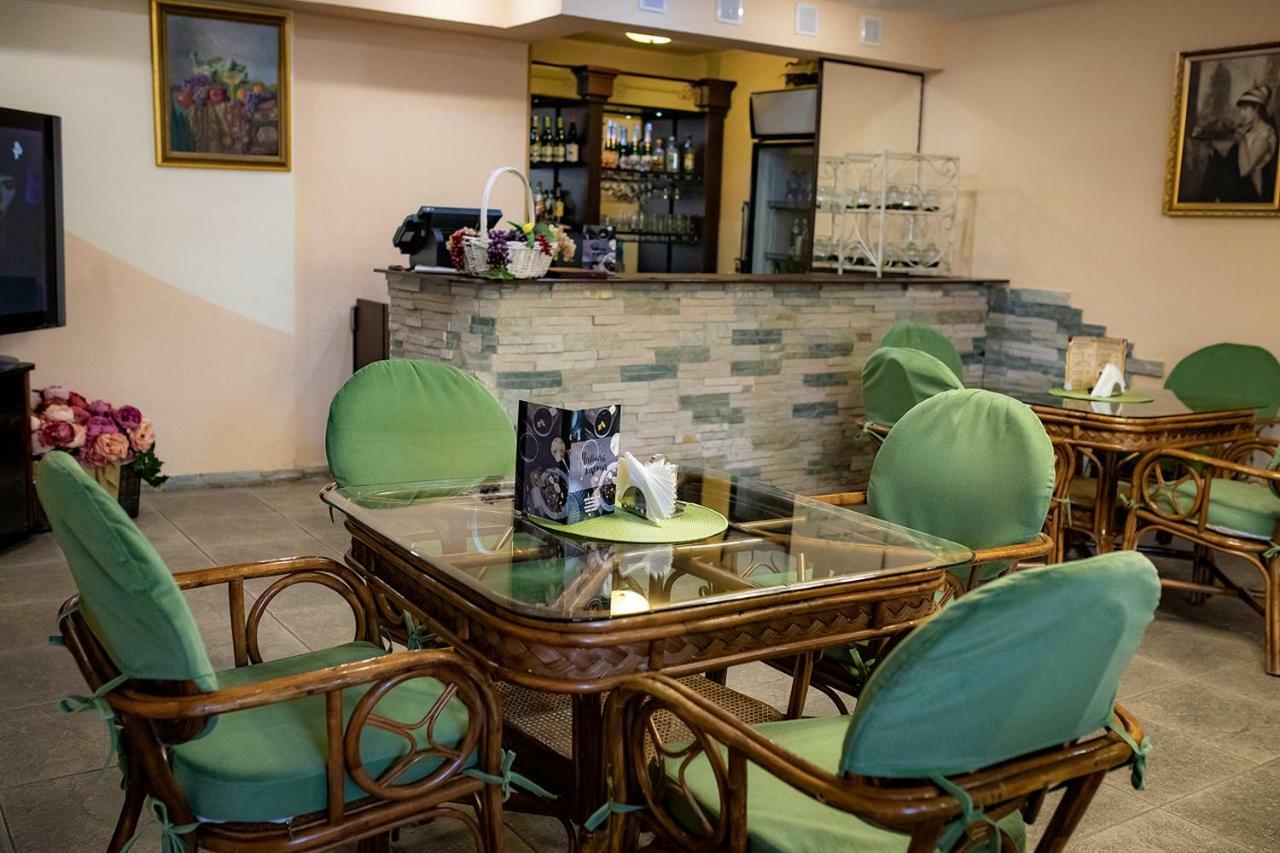 Hotel Edem Karaganda Ngoại thất bức ảnh